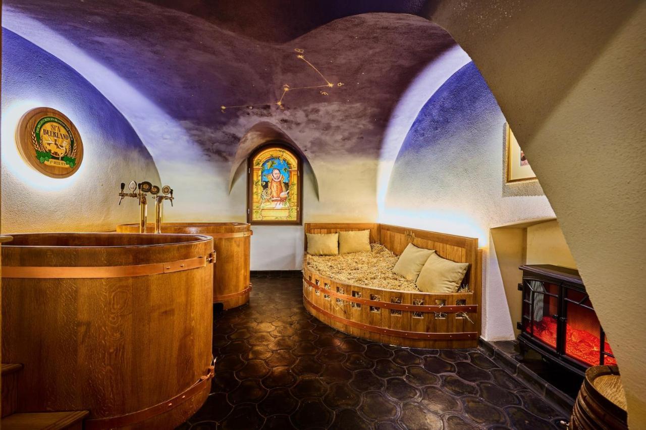 Spa Beerland Chateaux - U Zlate Hrusky / At Golden Pear Прага Экстерьер фото